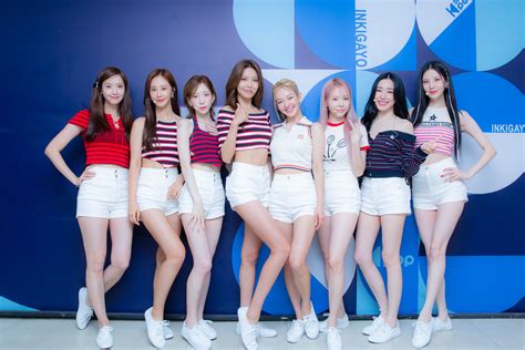 Girls Generation (SNSD) 'FOREVER 1' Outfits & Fashion 